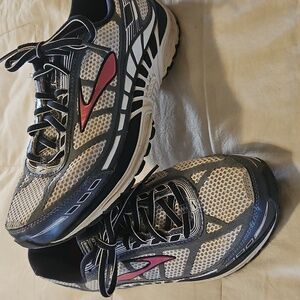Brooks Athletic Shoes with Pink and Black Highlights. Size 8.5 Wide